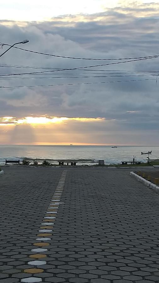 Residencial Chales Riviera Matinhos Εξωτερικό φωτογραφία