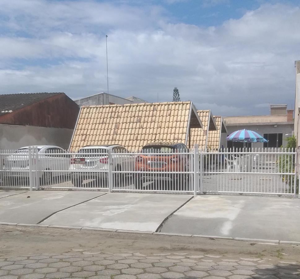 Residencial Chales Riviera Matinhos Εξωτερικό φωτογραφία